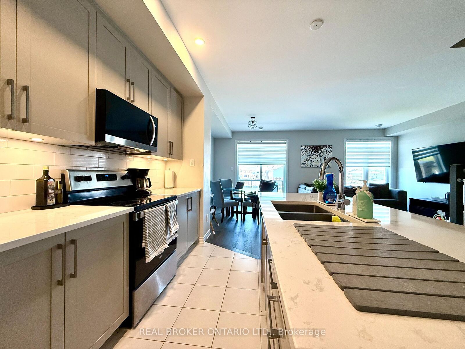 Property Photo: 511 Stadacone Row ON K4A 1J8
