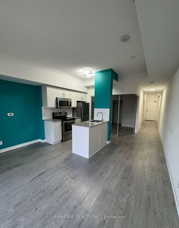 Property Photo: 10 Willison Square 706 ON M5T 2E5