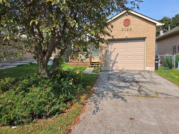 Property Photo:  3123 Arnett Court  ON L5N 3G8 