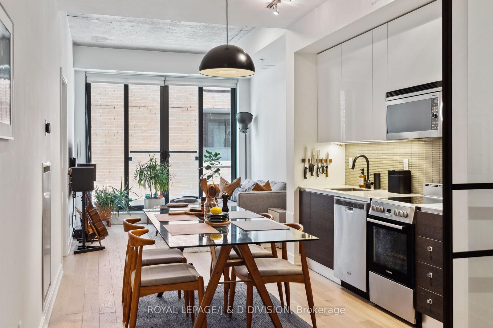 Photo de la propriété:  8 Dovercourt Road 207  ON M6J 0B6 