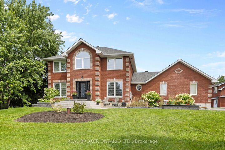 Property Photo: 27 Garrison Drive ON K0G 1J0