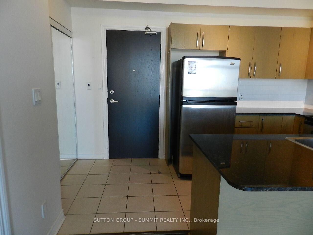 Property Photo:  3504 Hurontario Street 1003  ON L5B 1P2 
