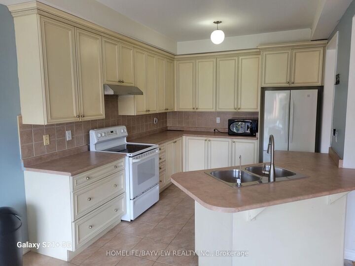 Property Photo:  18 Asner(Main And Second Floor) Avenue  ON L6A 0W6 