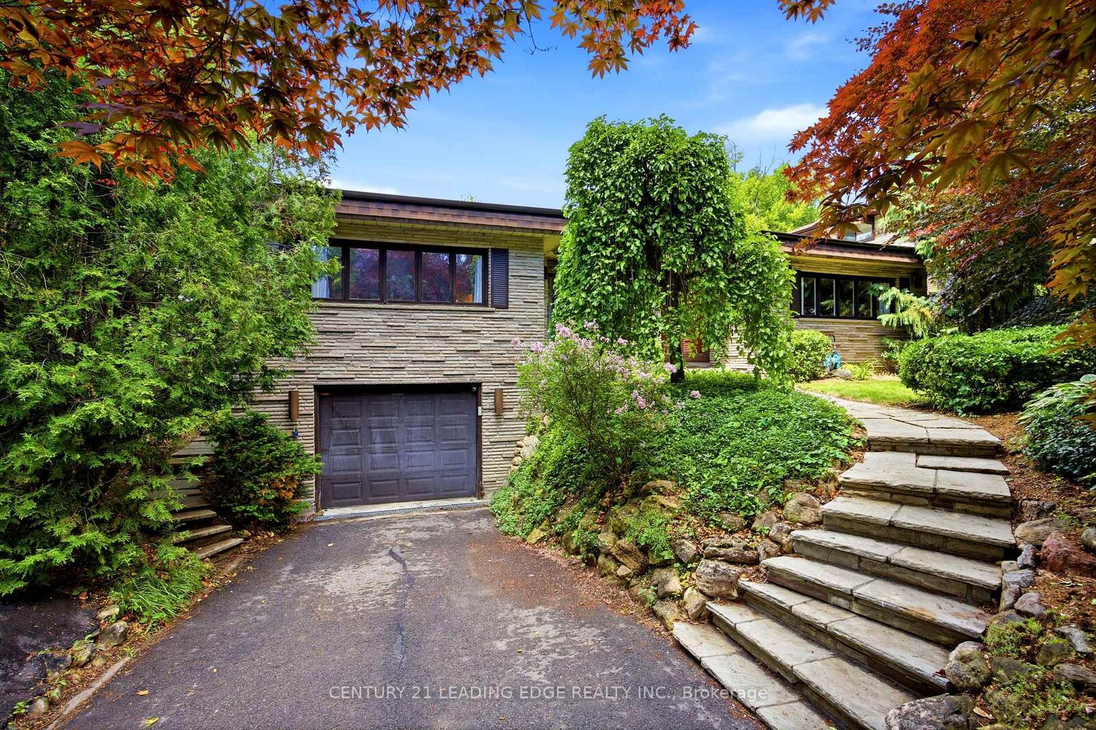 Property Photo: 128 Marica Avenue ON L1G 3G8