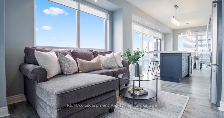 Property Photo: 16 Brookers Lane 3506 ON M8V 0A5