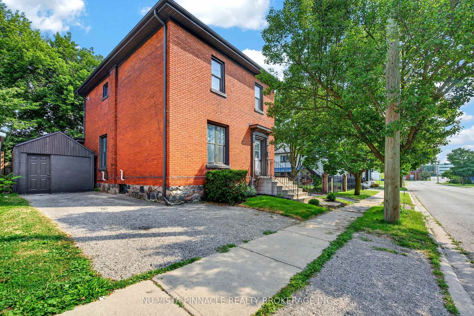 Property Photo:  631 Peel Street  ON N4S 1K9 