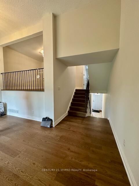 Property Photo: 120 Beverly Glen Boulevard #61 ON M1W 1W6
