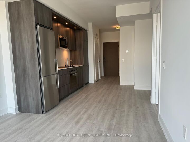 Property Photo:  30 Inn On The Park Drive 3701  ON M3C 0P8 