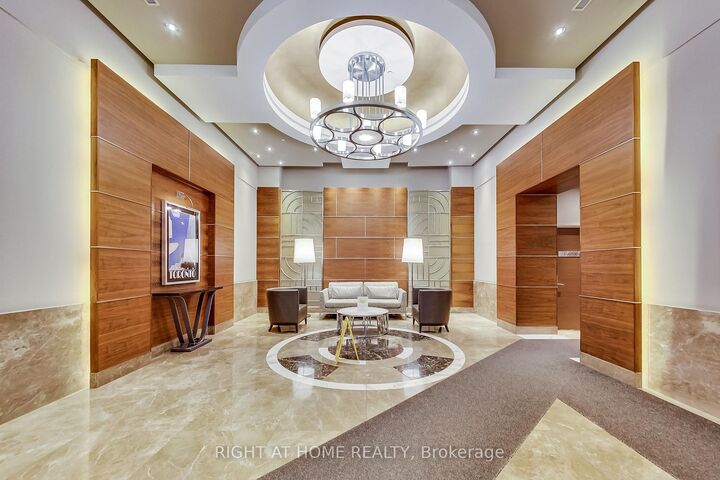 Property Photo:  761 Bay Street 313  ON M5G 2R2 