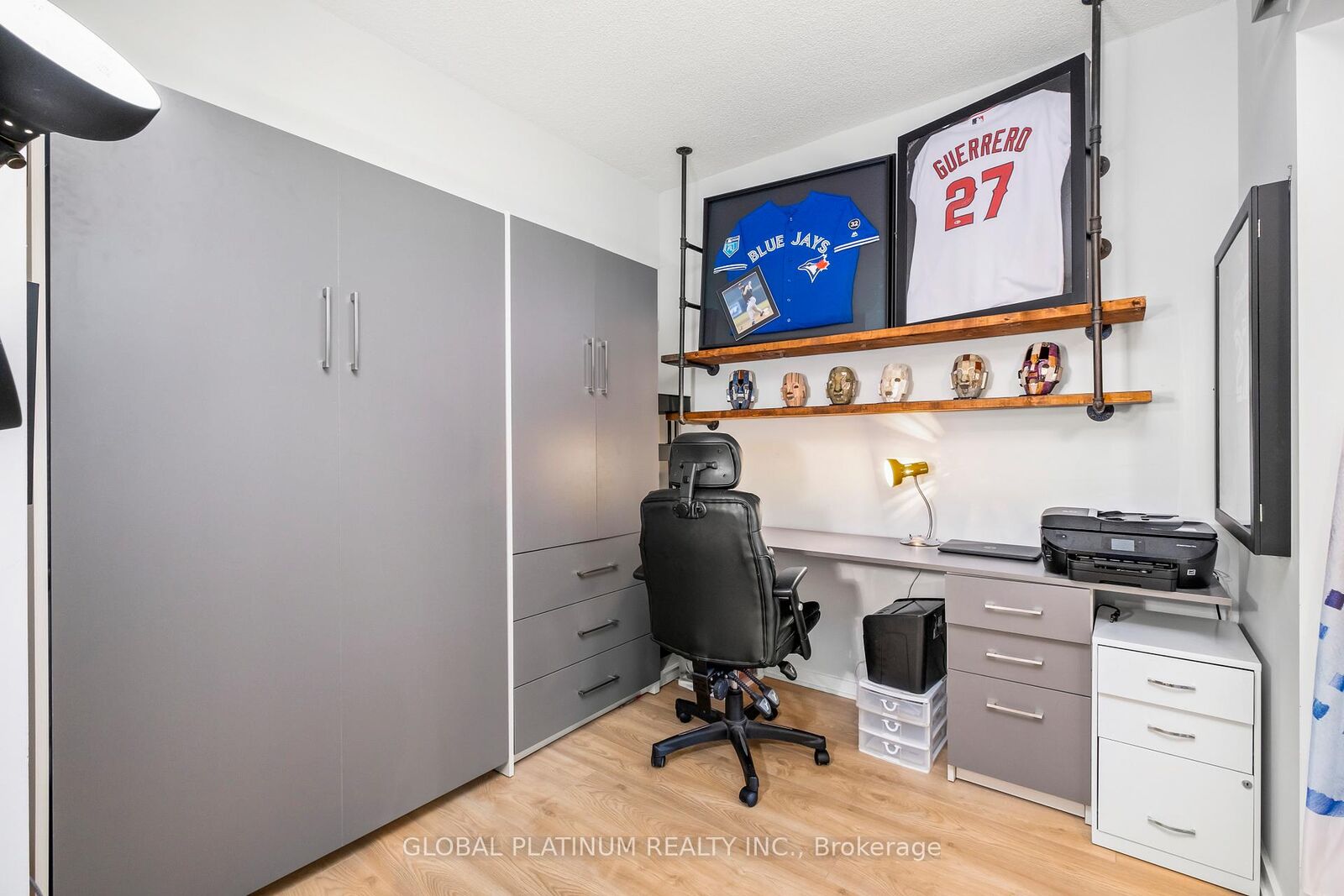 Property Photo:  105 The Queensway Way 2014  ON M6S 5B5 