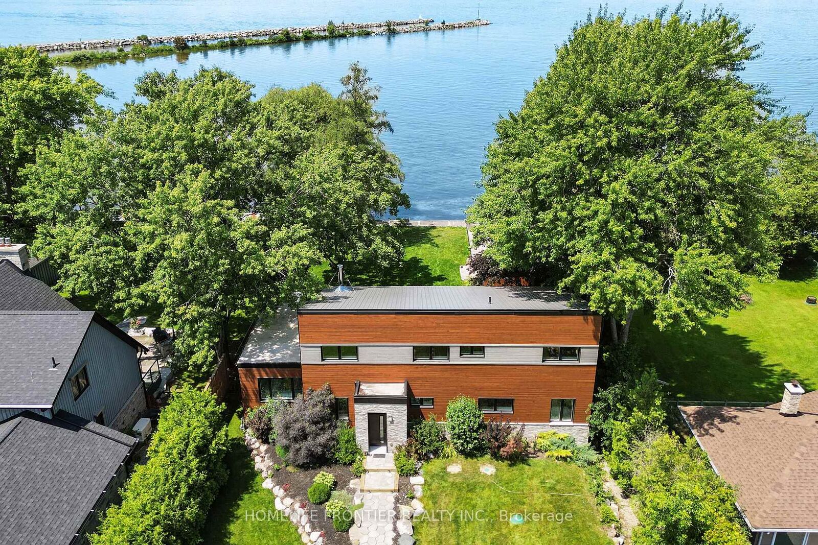 Property Photo: 44 Irving Drive ON L0E 1N0