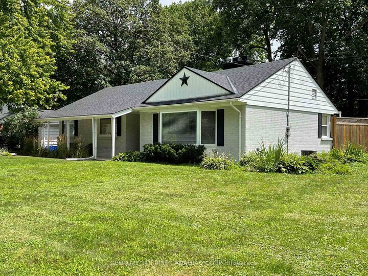 Property Photo: 33 Braemar Crescent ON N6H 2X2