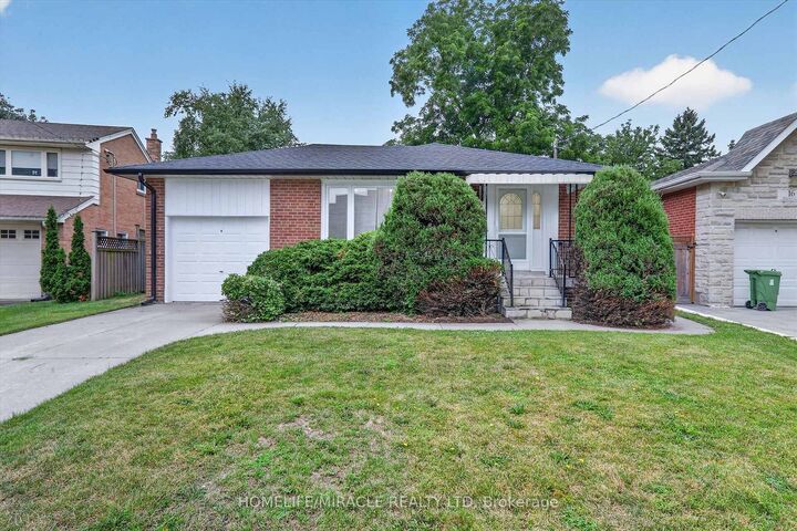 18 Elderfield Crescent — photo 1