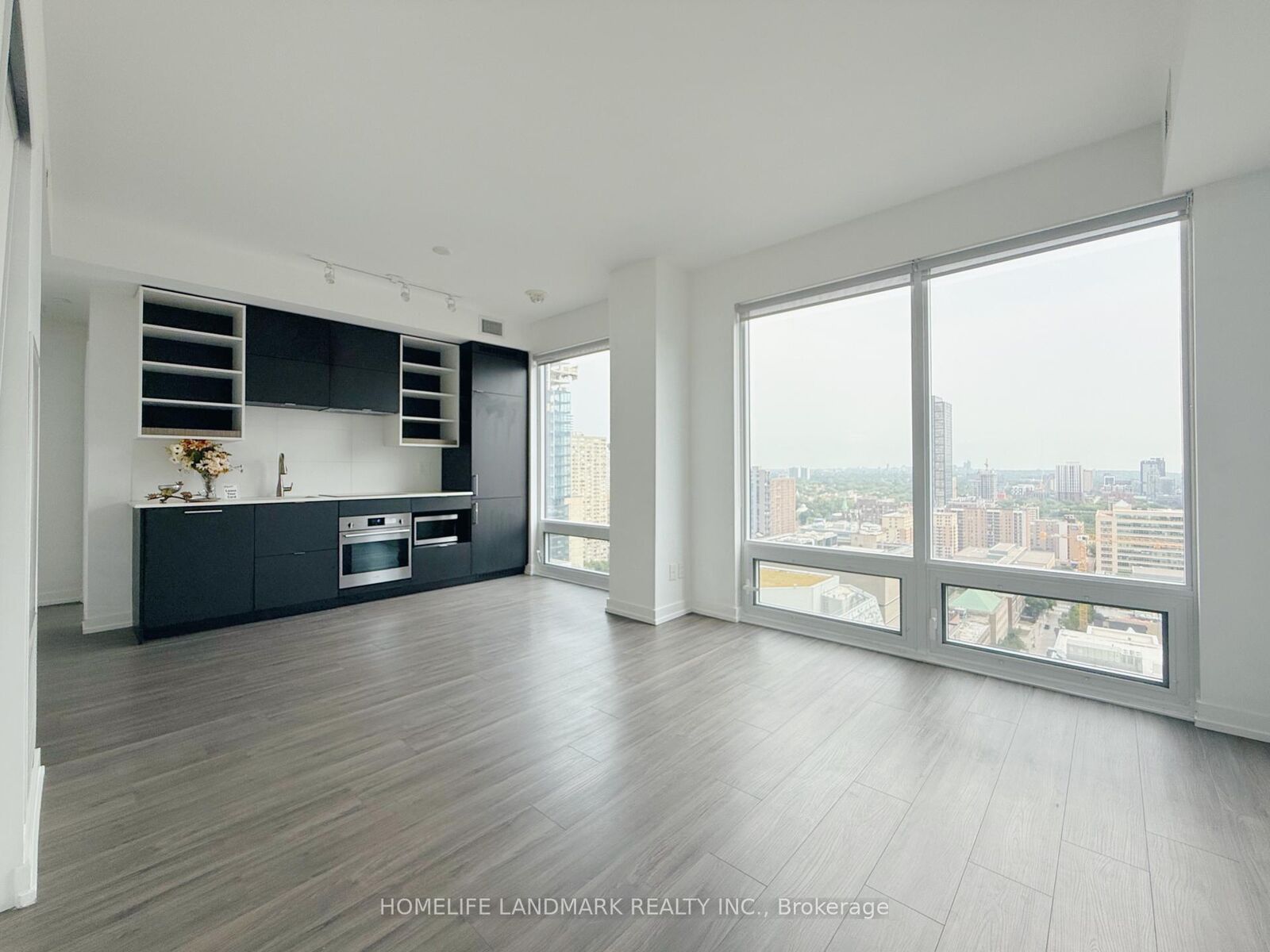 Property Photo:  20 Edward Street 2202  ON M5G 0C5 