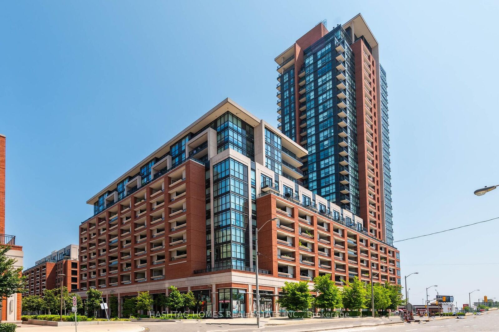 Property Photo:  830 Lawrence Avenue W 2803  ON M6A 1C3 