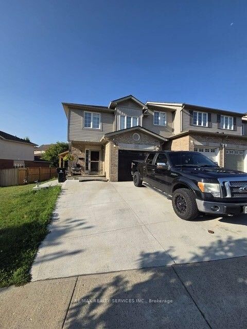Property Photo:  317 Briarmeadow Drive  ON N2A 4L1 