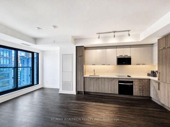 Property Photo: 20 Soudan Avenue 1109 ON M4S 0E2