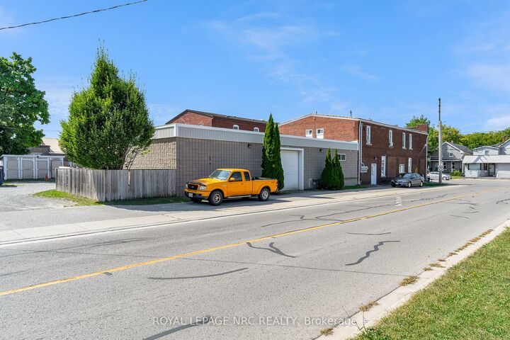 Property Photo: 192 Burgar Street ON L3B 2T4