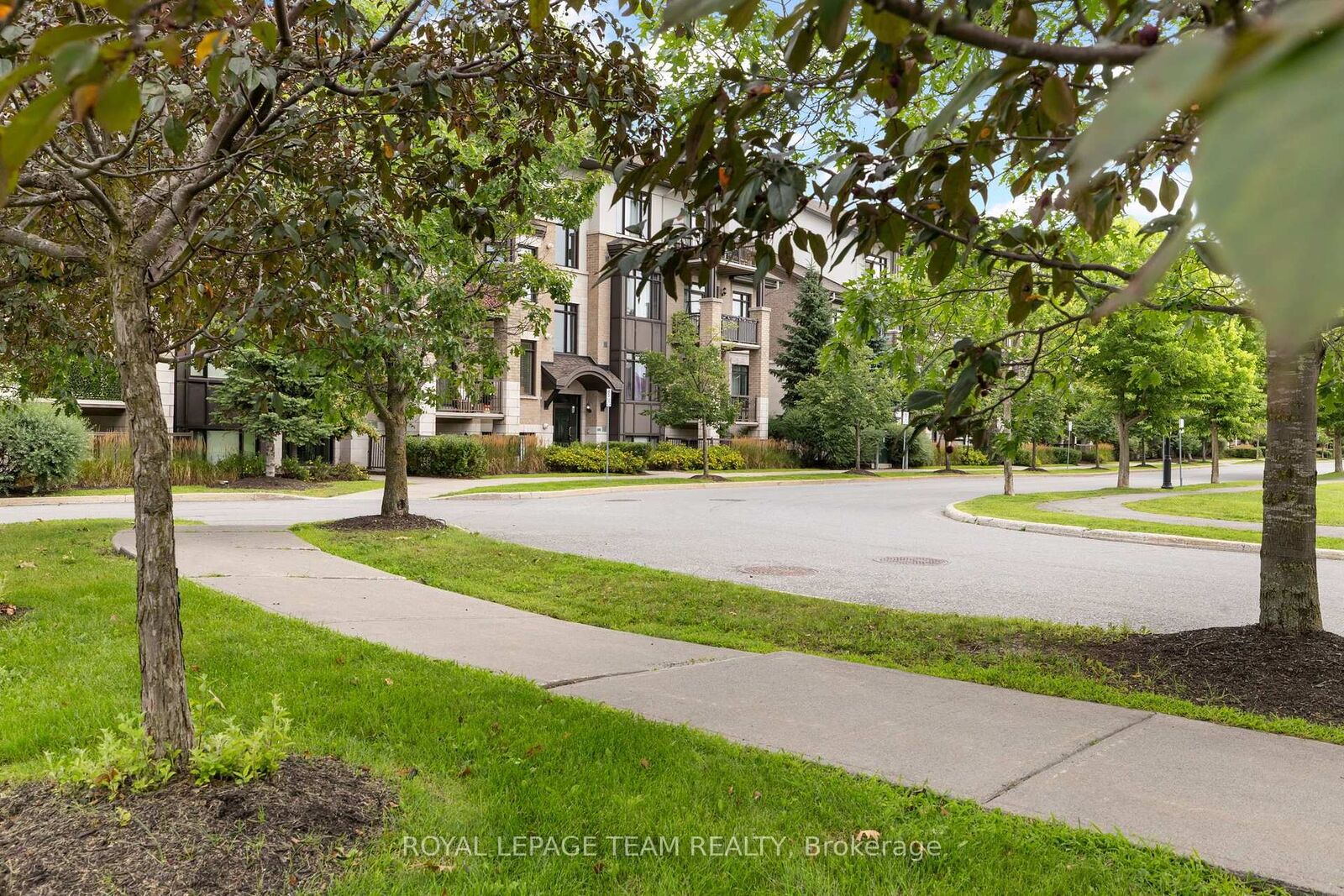 Property Photo: 655 Beauparc Private 104 ON K1J 0A2