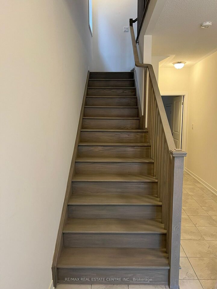 Property Photo: 1551 Hilson Heights ON L9E 1V5