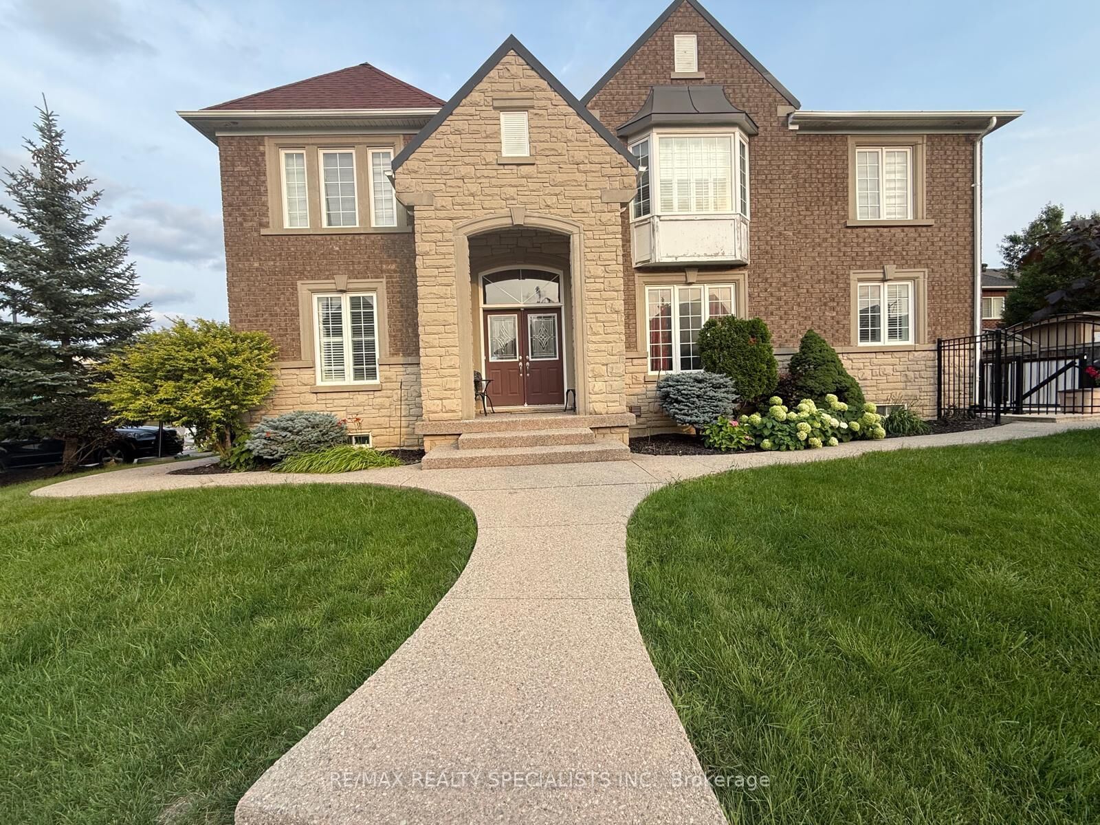 Property Photo:  12 Donherb Crescent  ON L7C 1E3 