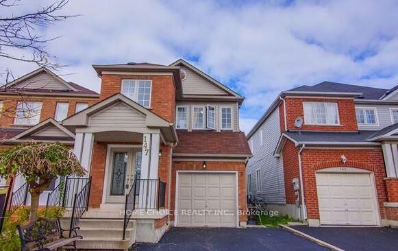 147 Ferncliffe Crescent — photo 1