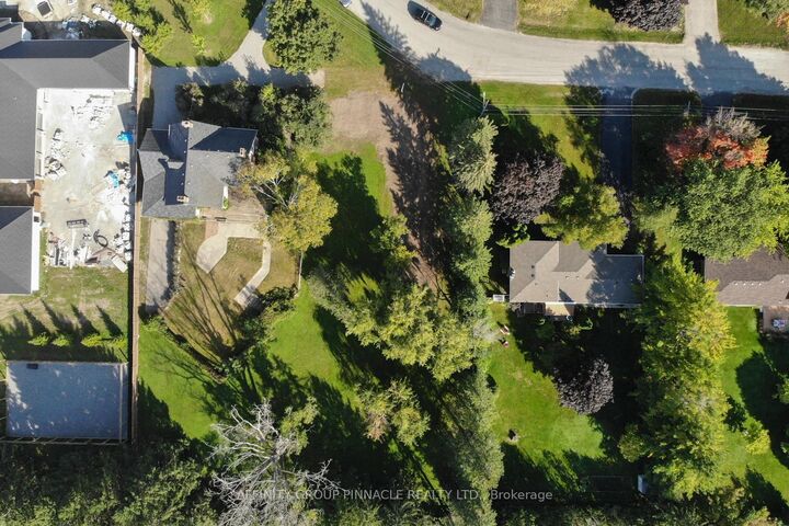 Property Photo:  21 David Drive  ON K9V 5G7 