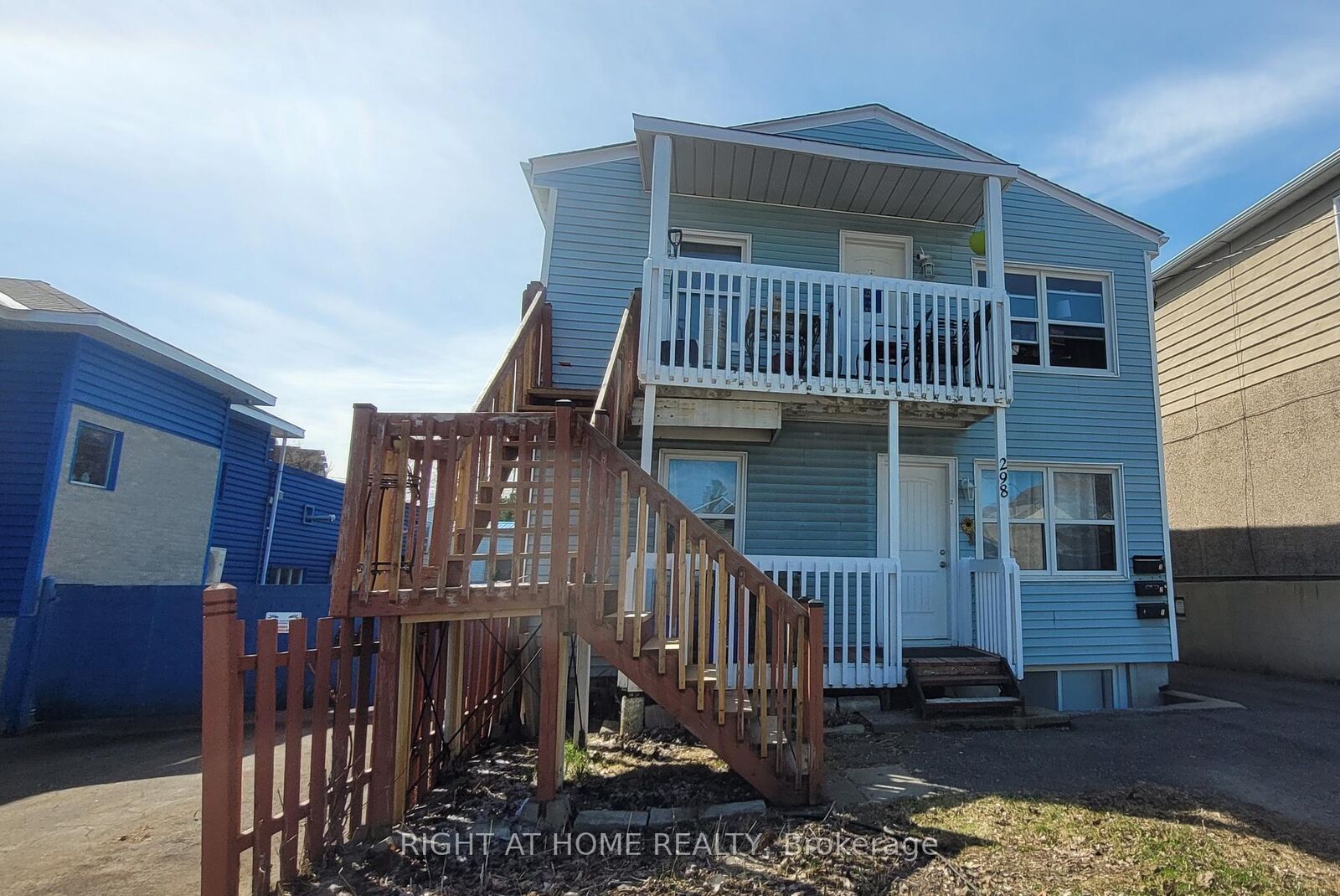Property Photo: 298 Montfort Street ON K1L 5N6