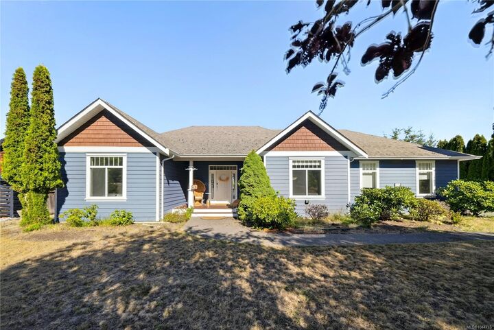 Property Photo: 2170 Wildflower Rd BC V8H 2G1