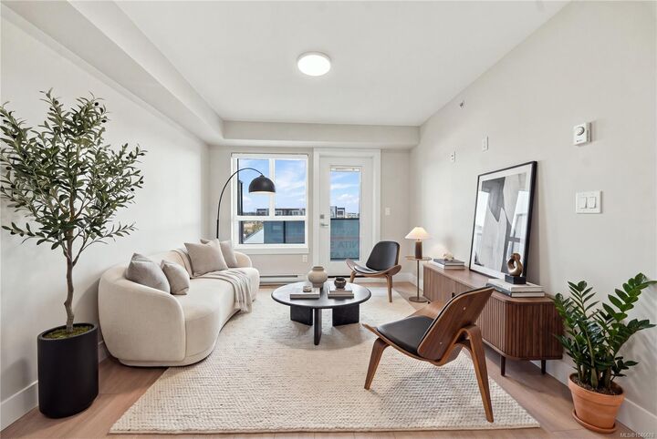 171 Jensen Ave W #309 — photo 1