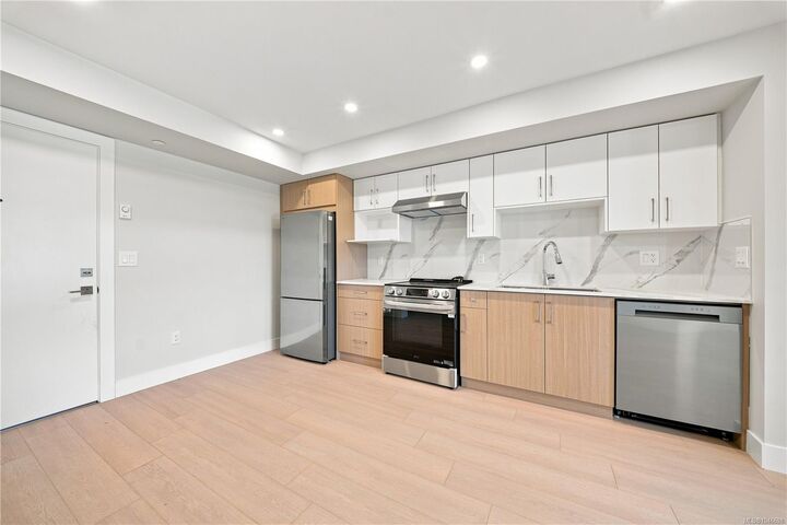 171 Jensen Ave W #307 — photo 1