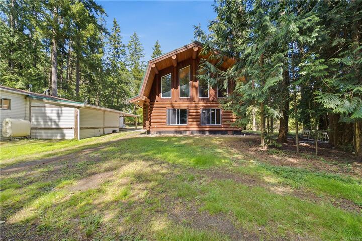 Property Photo: 700 Fern Rd E BC V9K 1M4