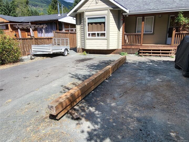 Property Photo: 171 Macdonald Rd BC V0R 2G0