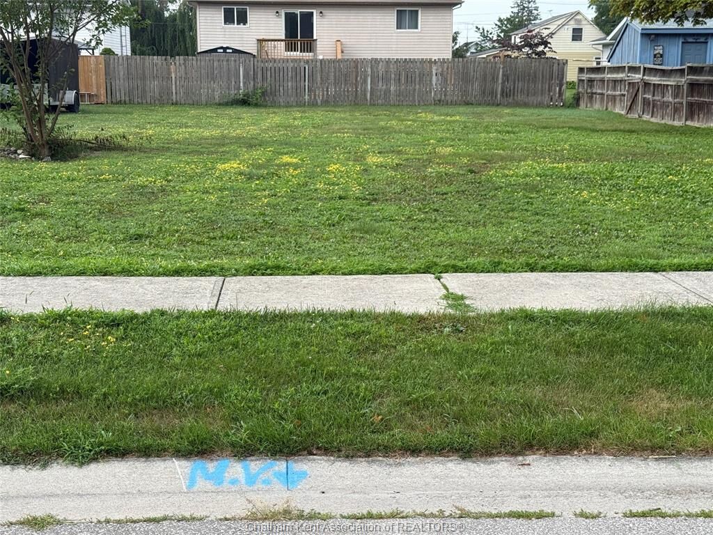 Property Photo:  445 Stoddard Street  ON N0P 2B0 