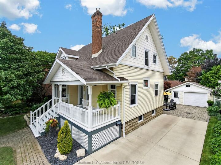 Property Photo: 15 Ellwood Avenue ON N7M 3K2