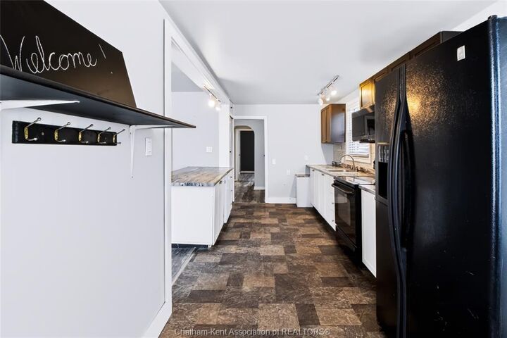 Property Photo: 35 Alexandra Avenue ON N7M 1X9