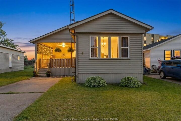 Property Photo: 9 Parkside ON N0R 1J0