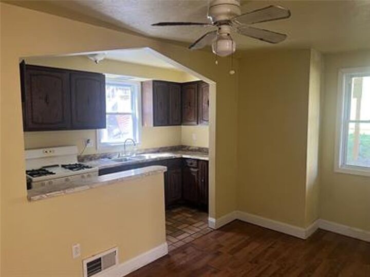 Property Photo: 1222 Broadway Ave PA 15035