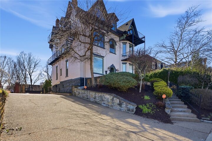 Property Photo:  229 Grandview Avenue 3  PA 15211 