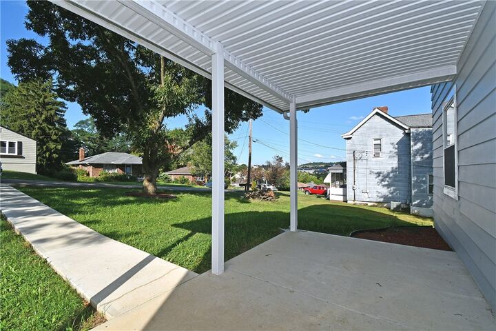 Property Photo:  28 Farley St  PA 15301 
