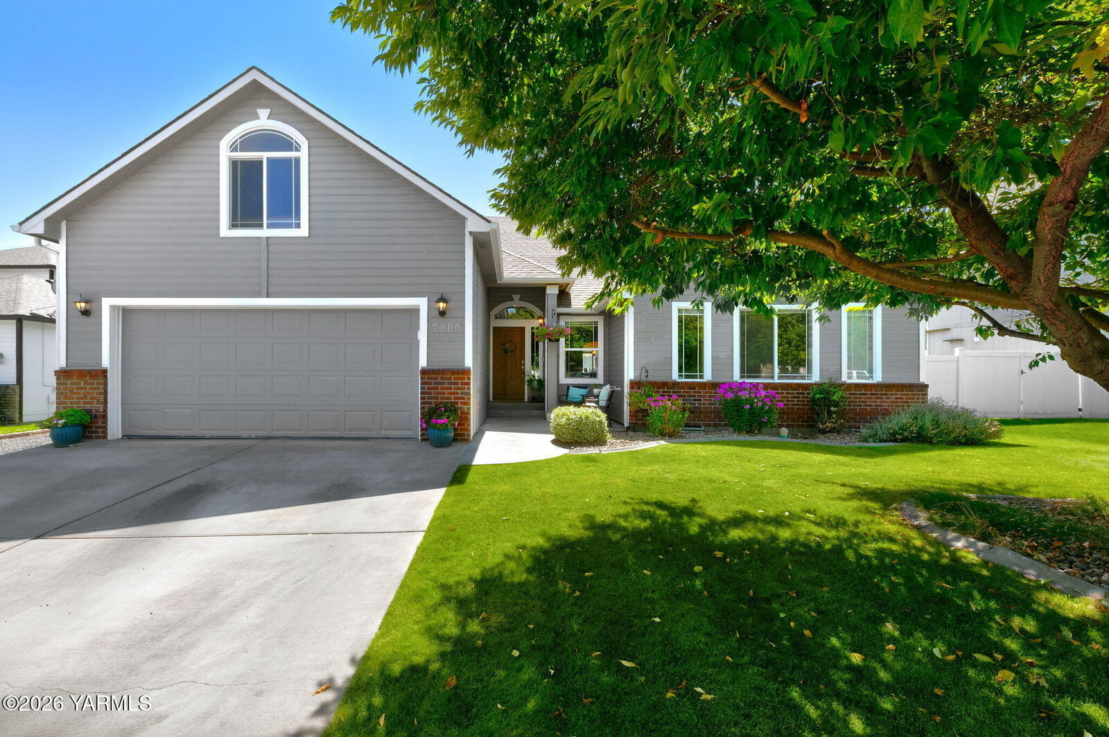 Property Photo: 7300 Fremont Way WA 98908