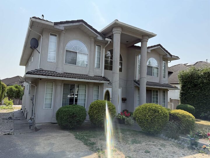 15290 84 Avenue — photo 1