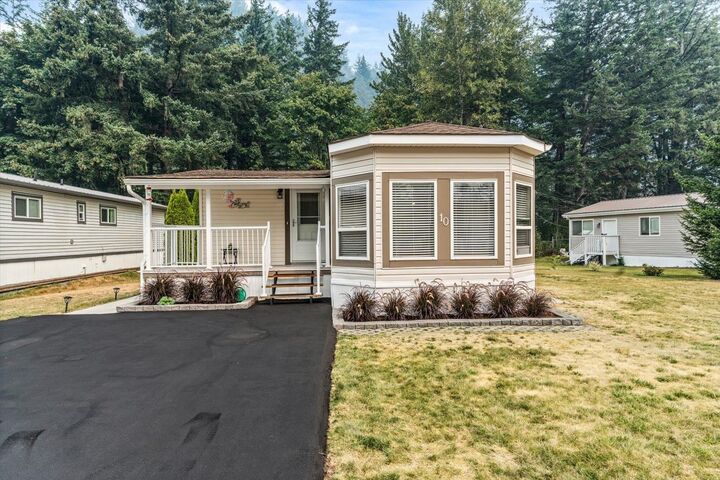 Property Photo: 65367 Kawkawa Lake Road 10 BC V0X 1L1
