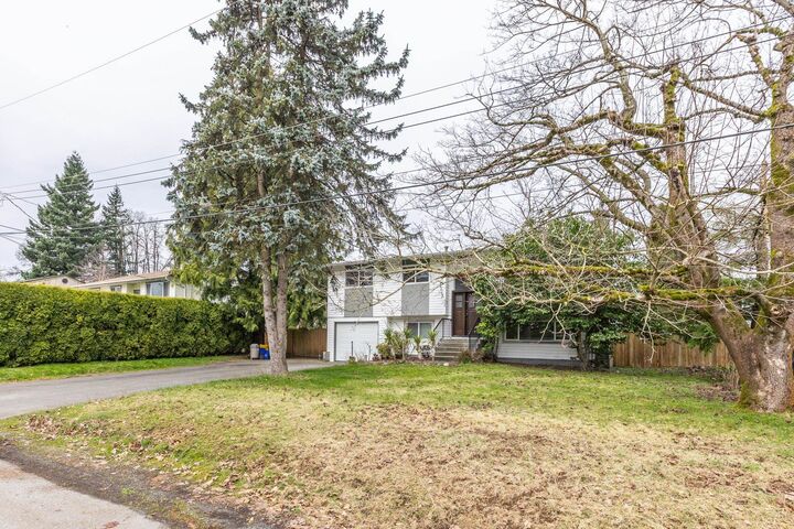 Property Photo: 27283 29 Avenue BC V4W 3J8