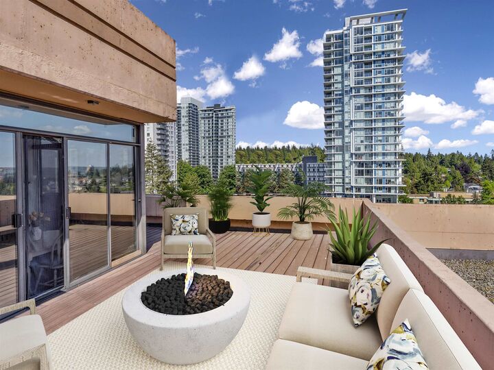 Property Photo: 460 Westview Street Ph7 BC V3K 6C9