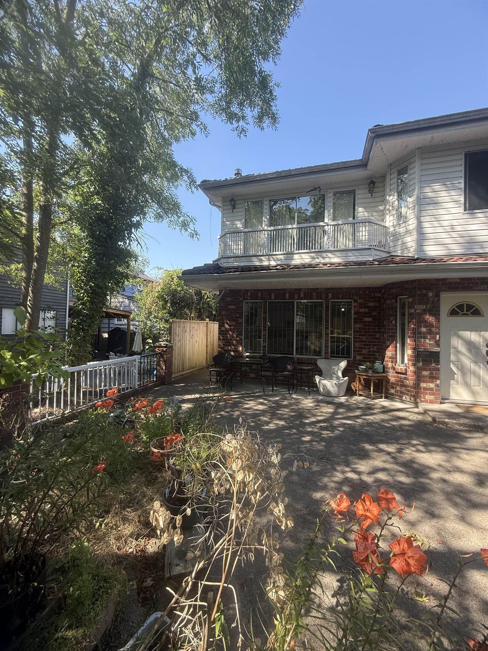 Property Photo:  623 E 10th Avenue 3  BC V5T 2A6 