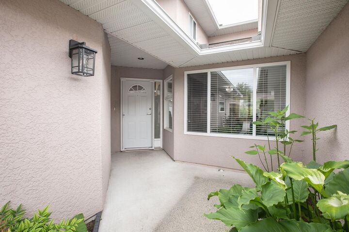 Property Photo: 15501 89A Avenue BC V3R 0Z5