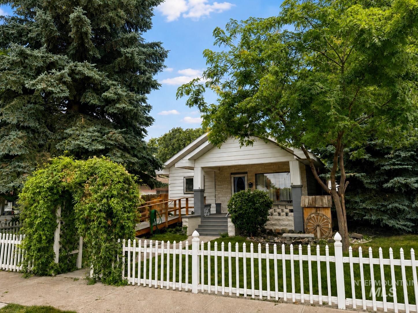 Property Photo: 1400 Miller Ave ID 83318