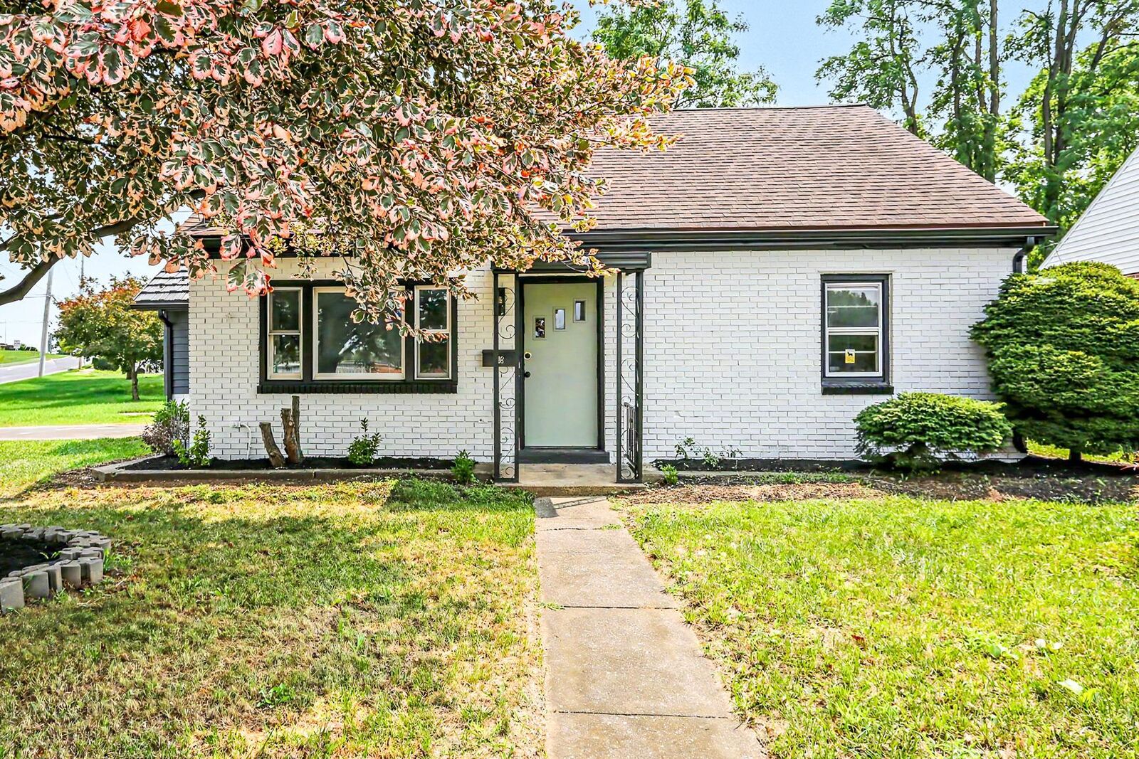 Property Photo: 418 E Main Street PA 17011