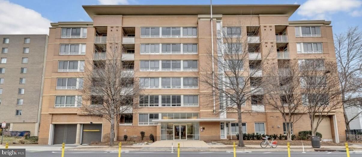 Property Photo:  355 I Street SW 615  DC 20024 